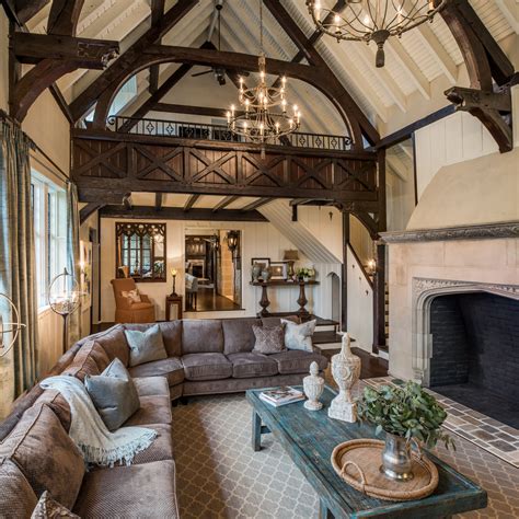 portico in stile tudor|tudor style interior design.